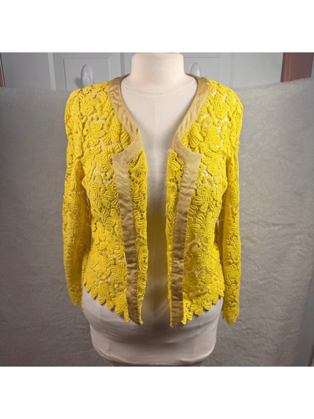 Anthropologie Elevenses large Yellow Lace Open-Front Jacket Scalloped Edges
